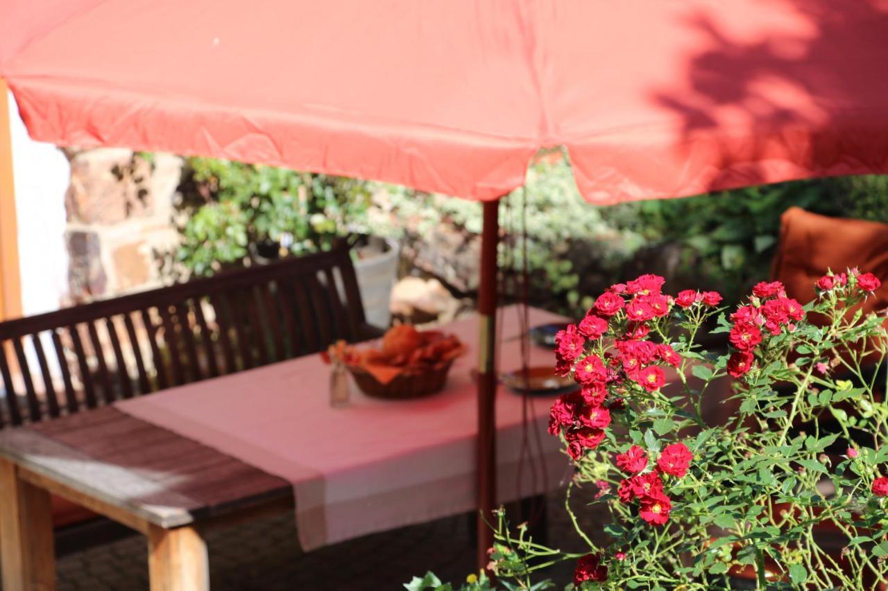 Ferienhaus Burgblick Munzenberg ภายนอก รูปภาพ